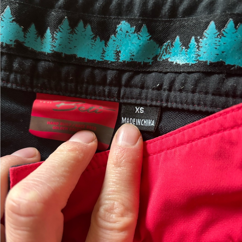 YETI Hot Pink Mountain Bike Shorts - Picture 2 of 6